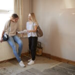 Moving home with a friend pros and cons